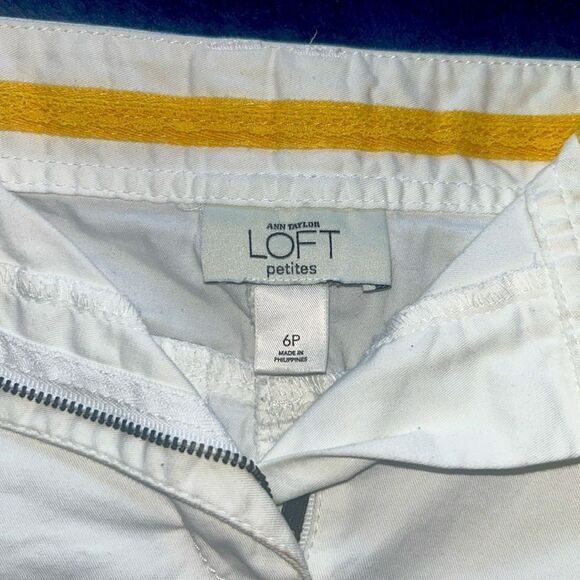 Ann Taylor Loft White Short Skit Size 6 Petites - Picture 2 of 6